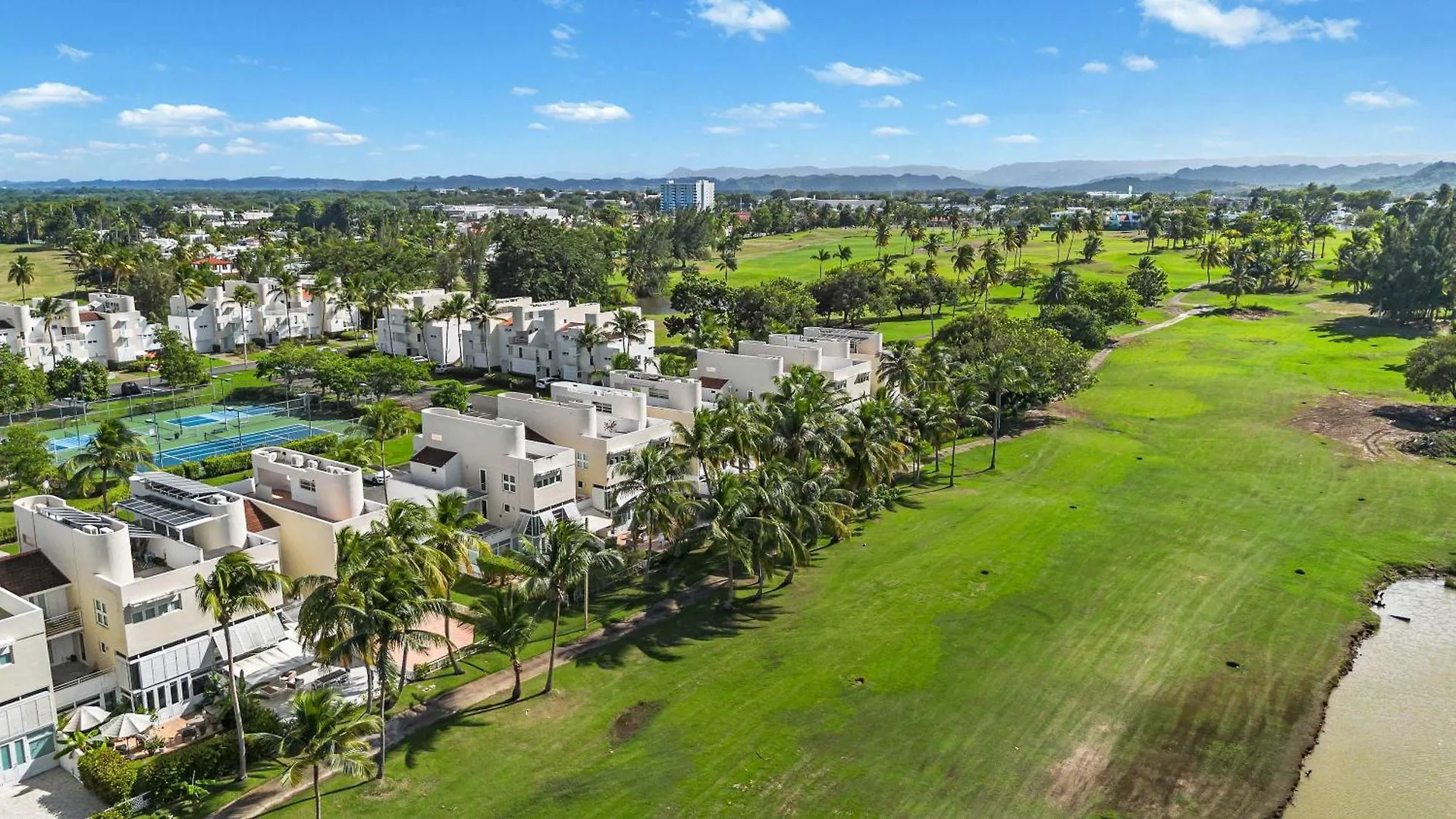 4 Bedroom -Villa Seabreeze At Villas De Golf Dorado 0*,
